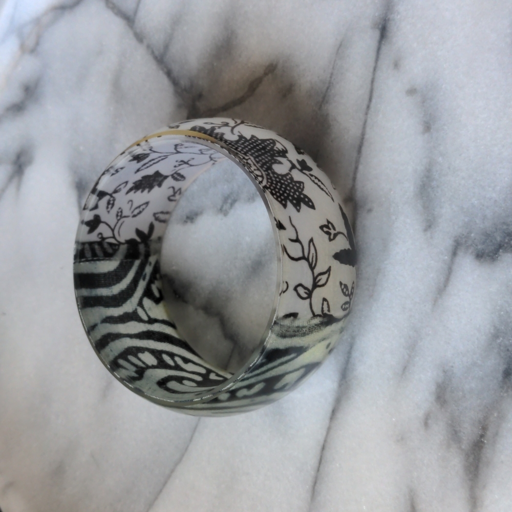 90s style Bangle, black and white design bangle
